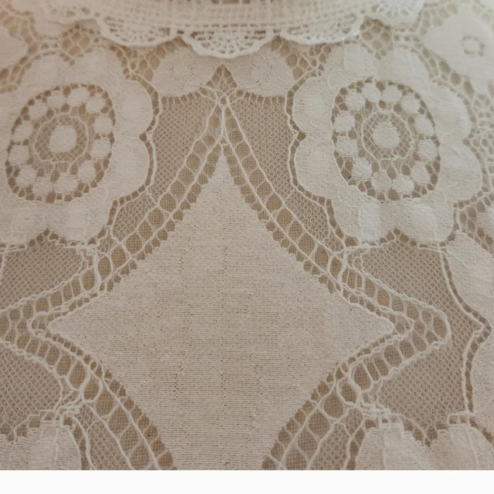 Elegant White Lace Blouse - Picture 6 of 6